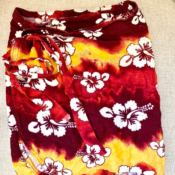 5/$25 - Hawaiian Swim Wrap - Picture 3 of 4